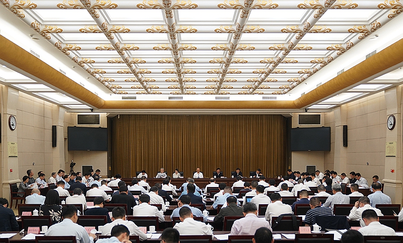 黃強在研究進一步推動綠氫全產(chǎn)業(yè)鏈發(fā)展及推廣應用工作會議上強調
積極搶占氫能新賽道加快形成新質生產(chǎn)力「相關圖片」